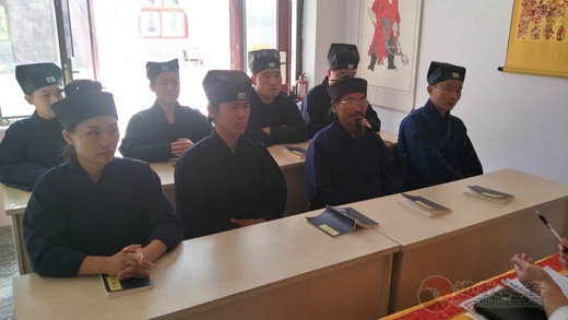 莘县道协组织道众认真学习新《宗教事务条例》及党的十九大会议精神