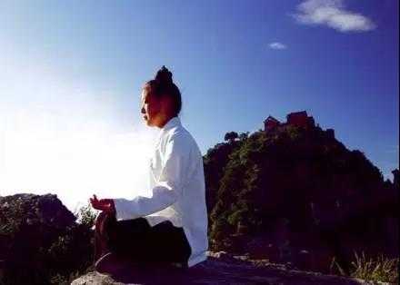 岂管岁月是否温存，我只做个倔强“道系青年”