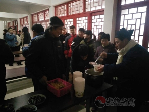 河北省大名县天佑宫举行施粥赠福活动-道音文化
