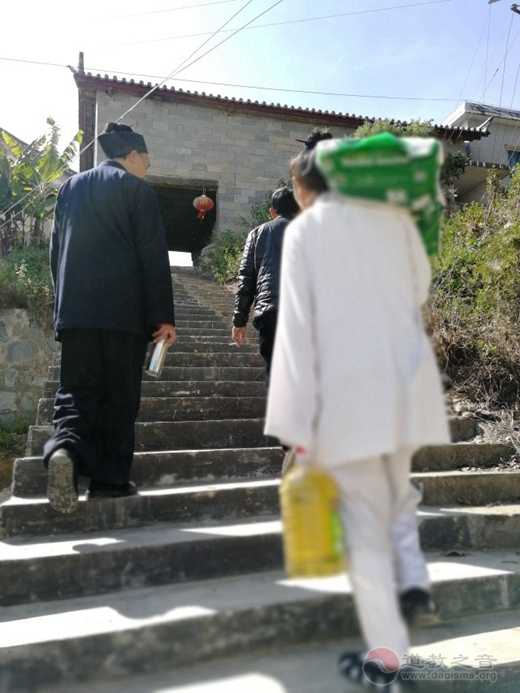 凤庆县民宗局及道教协会一行看望老道长