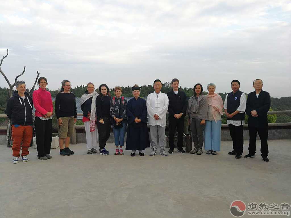 法国道协一行十人至人祖庙参访
