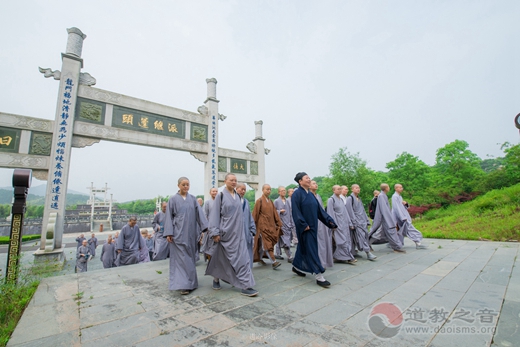 江苏尼众佛学院一行参访茅山乾元观
