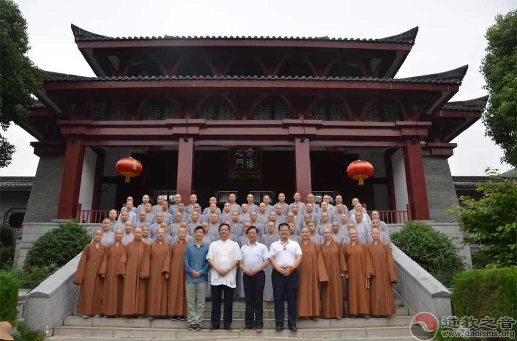 江苏尼众佛学院来茅山道院参访交流