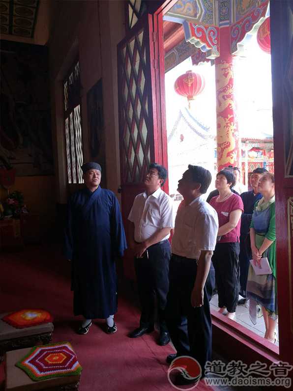 临清市政协副主席杨庆山、市文广新局局长朱峰等领导调研泰山行宫碧霞元君祠