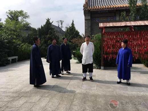 崂山太清宫李宗贤方丈一行到栖霞太虚宫参访交流