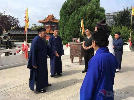 崂山太清宫李宗贤方丈一行到栖霞太虚宫参访交流