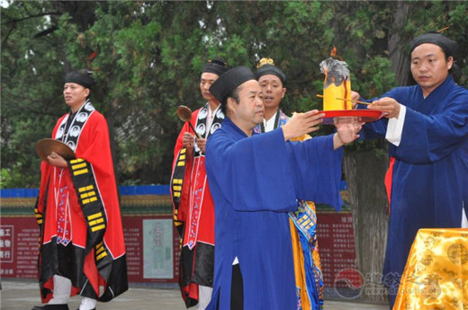 中岳庙举行纪念抗日战争胜利七十三周年祈福道场