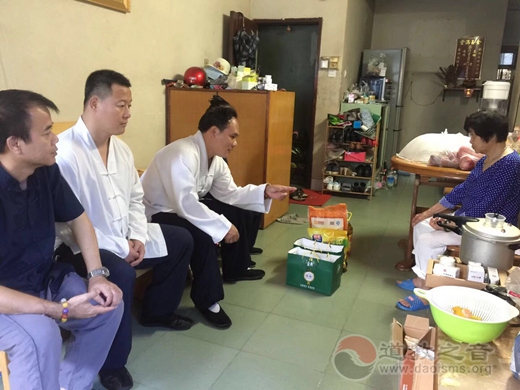 桂平市白石山三清观举行2018宗教慈善周慰问病困老人活动