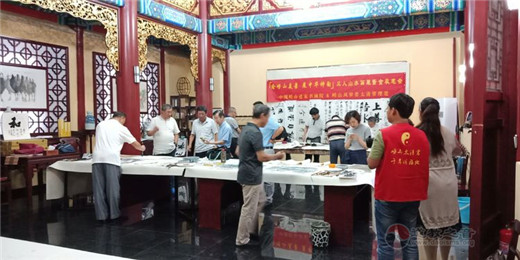 中国崂山道家书画院书画家张宗明代表三位参展画家致辞