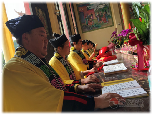 殿内武当道乐吟诵礼忏