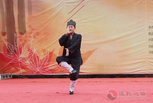 首届刘一明文化研讨会与会嘉宾参访道教圣地栖云山