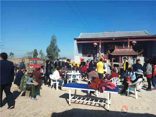 山东省临清市皇殿岗玉皇庙“爱心助老团”为周边百姓治病