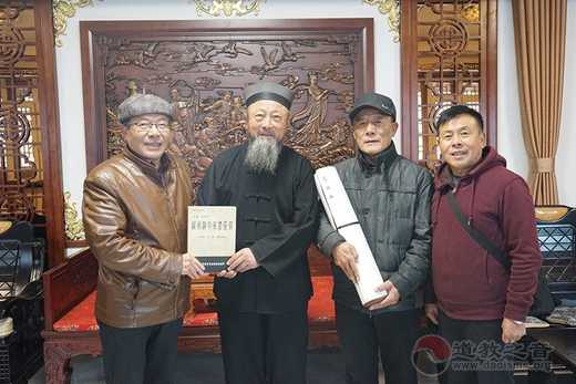 吉林省白城市老年书画研究会赠玄帝观15米柳叶篆《道德经》-道音文化