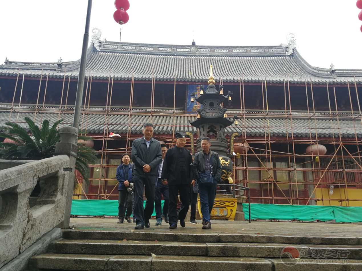 姑苏区委副书记王俊一行调研苏州玄妙观