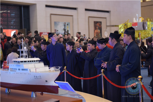 中道协教职员工和中国道教学院师生参观庆祝改革开放40周年大型展览 