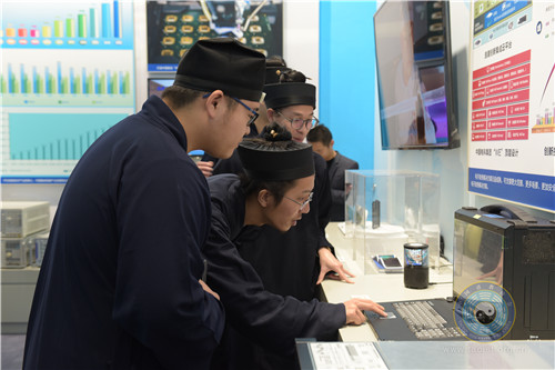 中道协教职员工和中国道教学院师生参观庆祝改革开放40周年大型展览 
