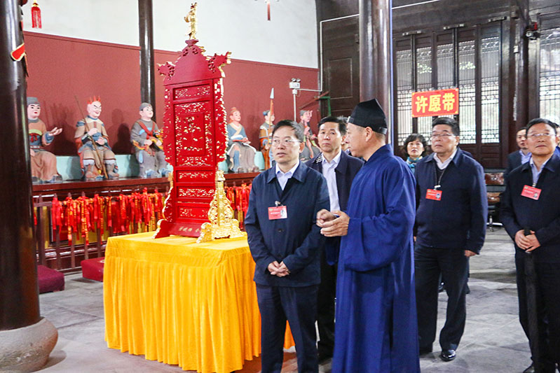 上海市政协视察新修订《宗教事务条例》贯彻执行情况