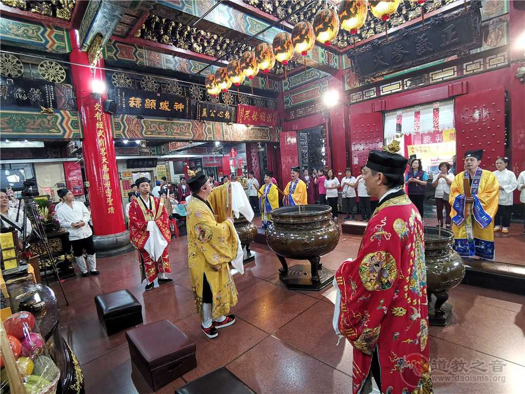 十山五岳六十宫观神尊巡台圣驾再临高雄市