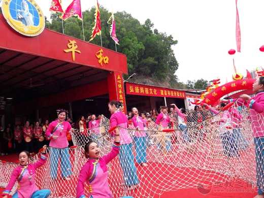 广东海丰圣云宫举行民俗文化活动