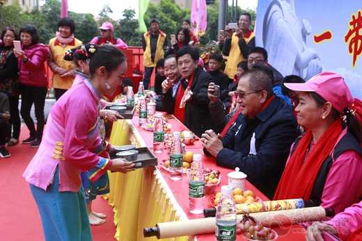 广东海丰圣云宫举行民俗文化活动