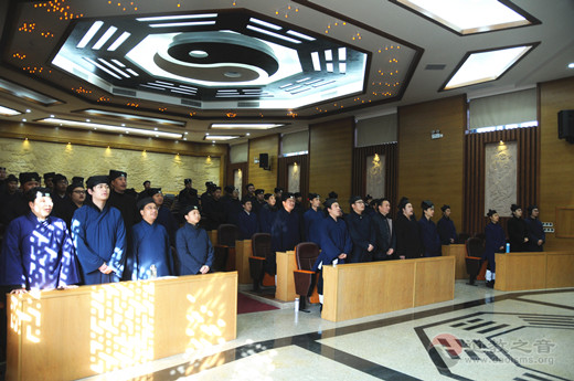 武当山道教学院全体师生收看庆祝改革开放四十周年大会实况直播