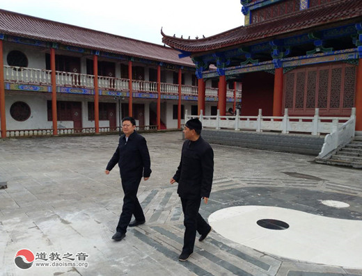 江苏省民委副主任周伟文一行视察润州道院
