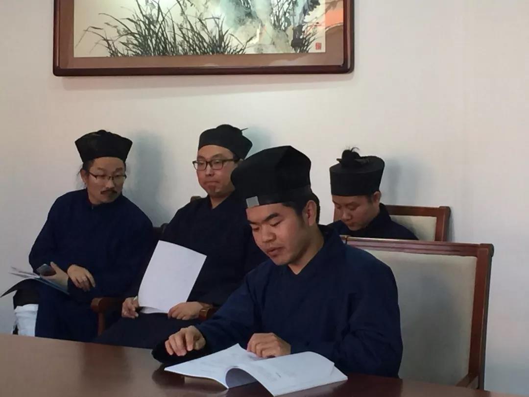中国道教学院举行2016级硕士研究生毕业论文答辩