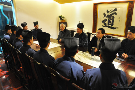 上海城隍庙举行“披度拜师”活动