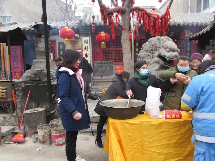 河南开封无梁庙举行腊八节活动