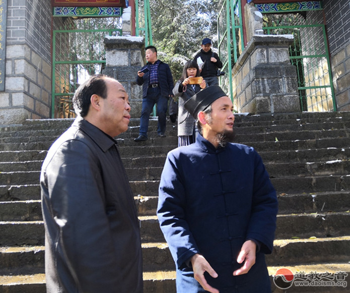云南省政协民宗委一行慰问会泽县文昌宫