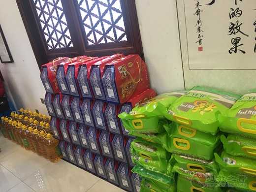 苏州城隍庙举行了迎春送温暖活动