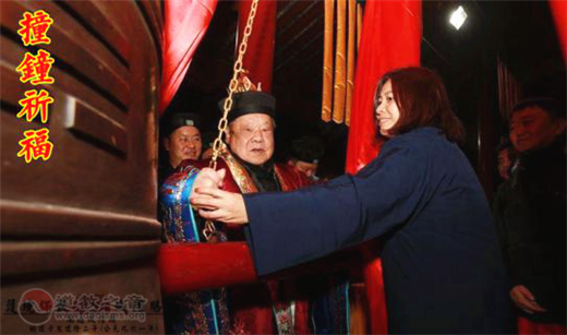 南通城隍庙举行新年撞钟、接财神系列活动