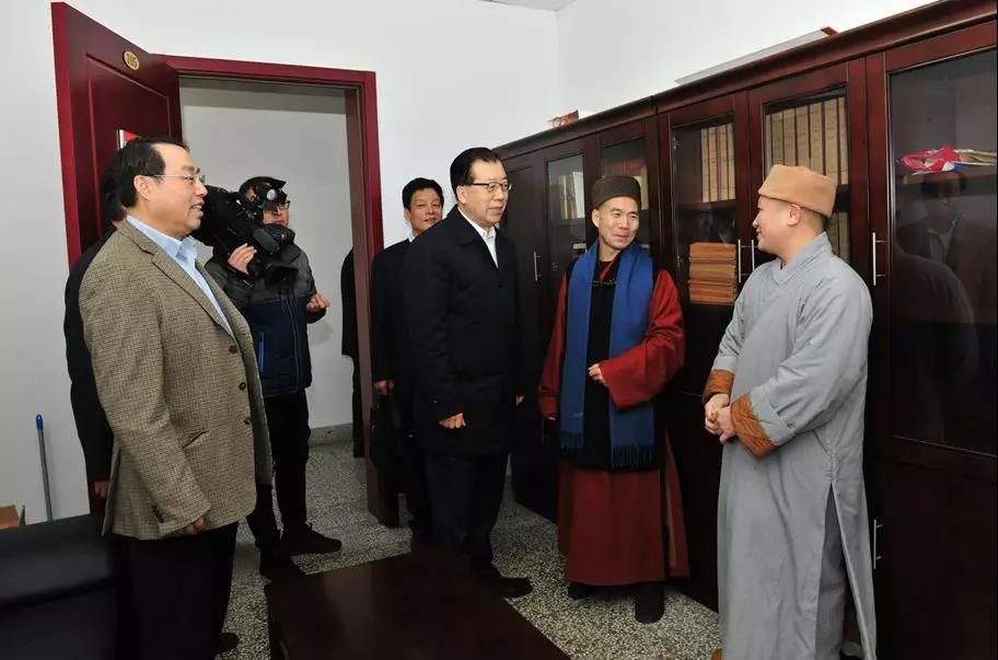 山东省委常委、统战部长张江汀走访全省性宗教团体