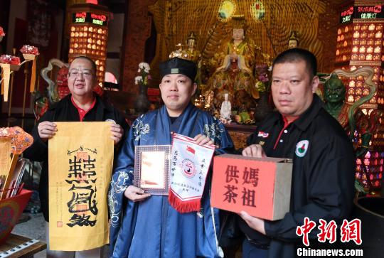 东南亚海丝信俗参访团参访福州三坊七巷天后宫
