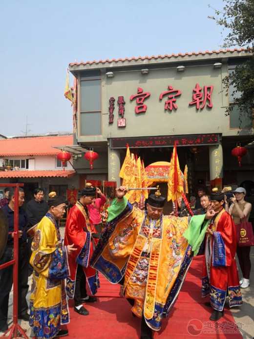 厦门朝宗宫于老君圣诞向举行“香油钱捐社区爱心基金”活动