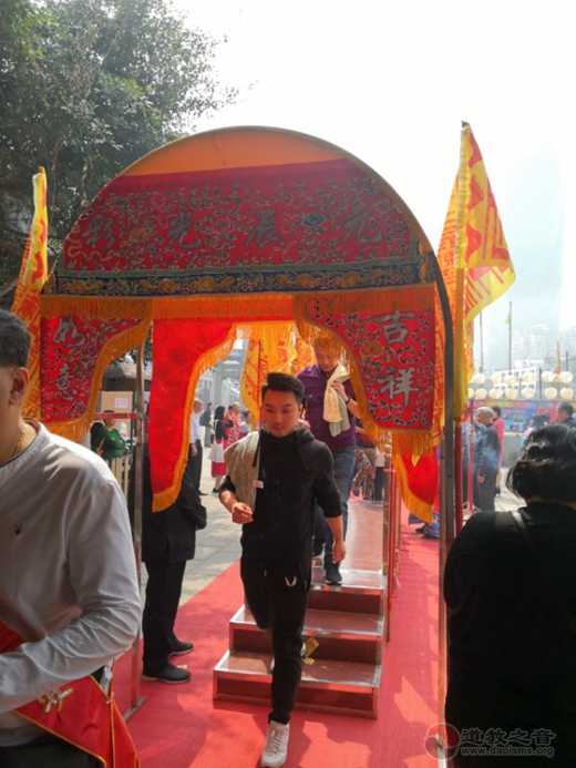 厦门朝宗宫于老君圣诞向举行“香油钱捐社区爱心基金”活动