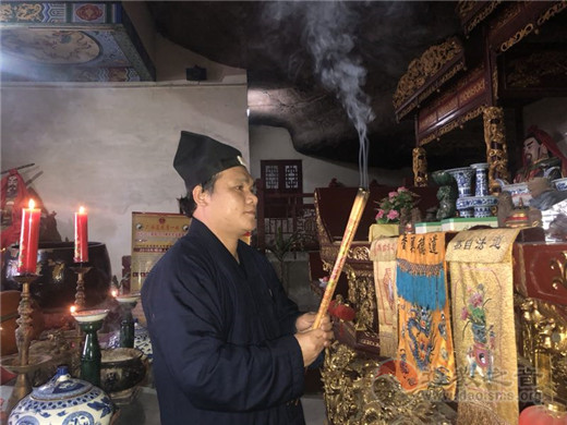 广西桂平市白石山三清观为“江苏盐城爆炸死难者”举行超度祈福法会 