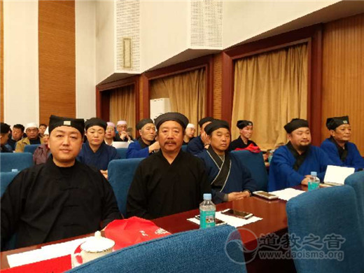 4月24日，保定市统一战线系统庆祝建国70周年系列活动启动仪式在市委会议室举行，中共保定市委常委、统战部长姬琳出席会议并讲话。 市委统战部常务副部长王连水、副部长兼民宗局长董少卿、副部长齐耀辉、市纪委监委驻统战部纪检监察组长刘金砖、台办主任吕永振，市民宗局副局长李正如、赵守万、孙联伟、刘聪慧，副调研员金明河等出席。各县（市区）统战部长、民宗局长；市各民主党派、工商联、侨联、台联、商会、海联会、知联会、市级五大宗教团体等参加启动仪式。市道协秘书长以上人员和县级道协负责人参会。 会议指出，隆重庆祝建国70周年是我国政治生活中的一件大事，是全面贯彻习近平新时代中国特色社会主义思想和党的十九大精神的重要举措。要牢固树立“四个意识”，坚定“四个自信”，坚决做到“两个维护”，大力弘扬和培育以爱国主义为核心的伟大民族精神，唱响共产党好、社会主义好、改革开放好、伟大祖国好的时代主旋律，营造浓厚的庆祝氛围，歌颂建国70年来取得的伟大成就，充分发挥统一战线系统人士的积极作用，为建设新时代新保定做贡献，以实际行动和优异成绩向中华人民共和国成立70周年献礼。 会议邀请中国人民大学财政金融学院庞红教授以《新经济 新时代 新挑战》为题就新时代经济形势进行了精彩讲座。