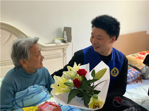 上海城隍庙慈爱功德会开展母亲节公益慈善活动