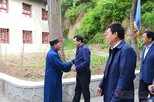 甘肃省委市委各级领导到崆峒山道观指导工作