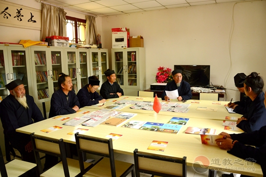 平凉市道教协会深入学习《宗教事务条例》和辖区派出所开展打黑除恶宣传活动