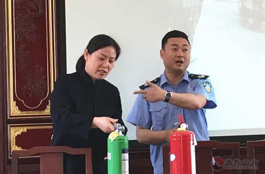 江苏省苏州城隍庙开展居安防火知识讲座
