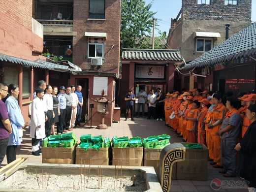 济南吕祖庙北斗慈善功德会在吕祖庙举行慰问活动