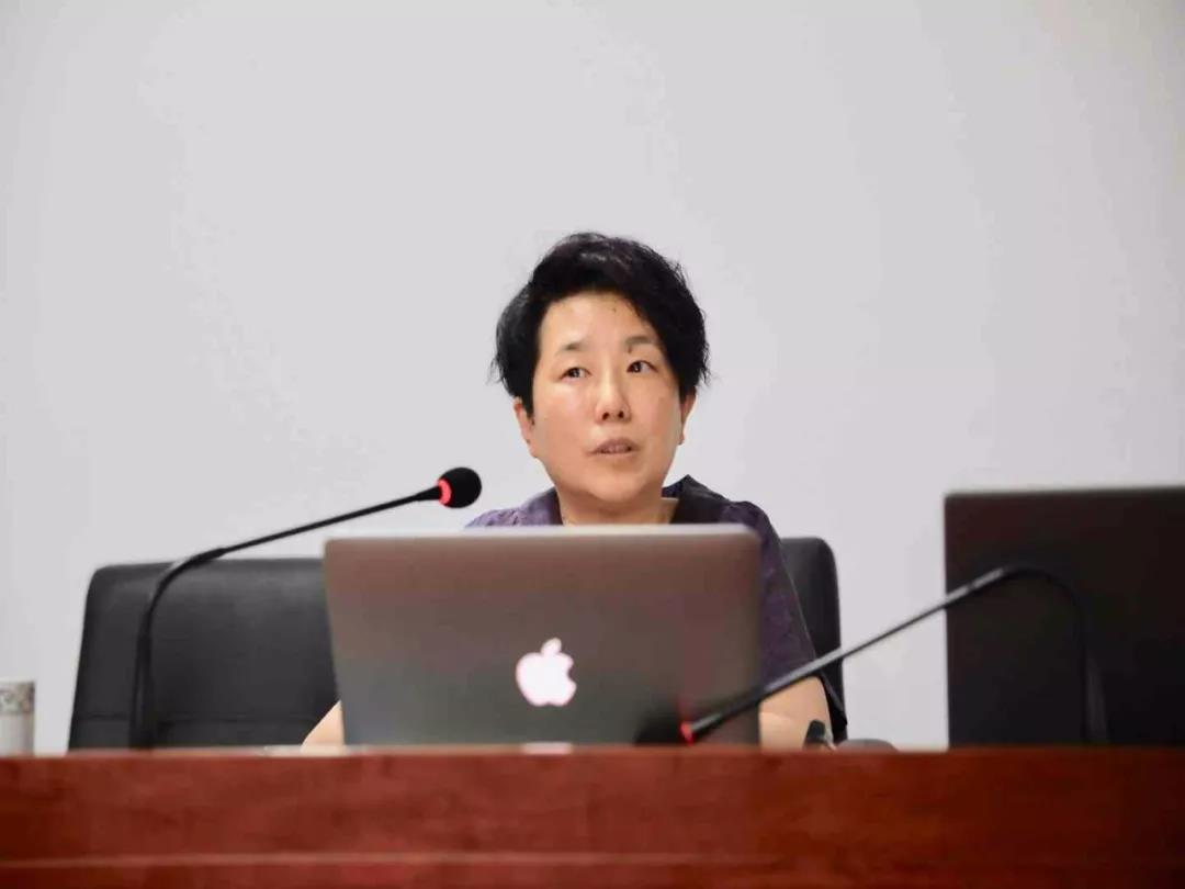 中央美术学院李辰教授来我院举办壁画艺术公益讲座