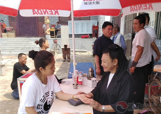 山东省临清市皇殿岗玉皇庙举办爱心义诊