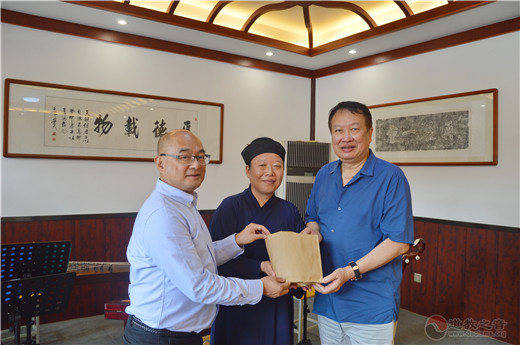 澳门江苏联谊会会长岑展平一行参访茅山乾元观