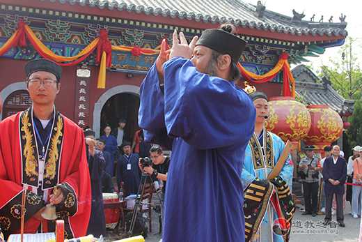 日照市龙神庙举办弘扬优秀传统文化活动暨为四川省长宁县地震遇难同胞祈福法会