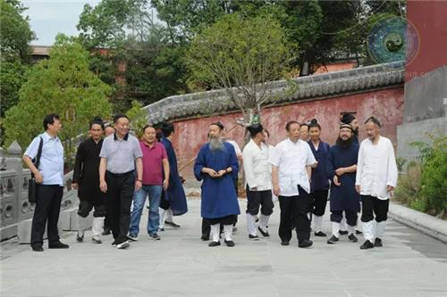到静乐宫考察调研