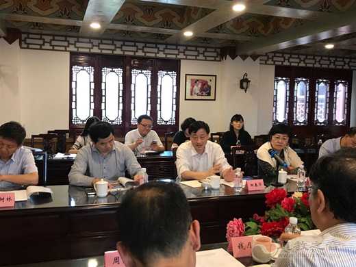 新区人大主任田春华一行到钦赐仰殿调研