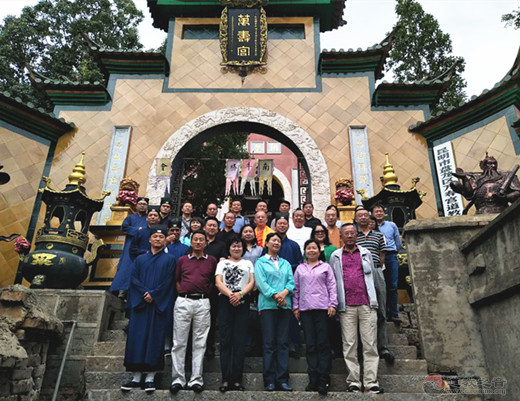 云南省政协民宗委一行到盘龙区万寿宫视察